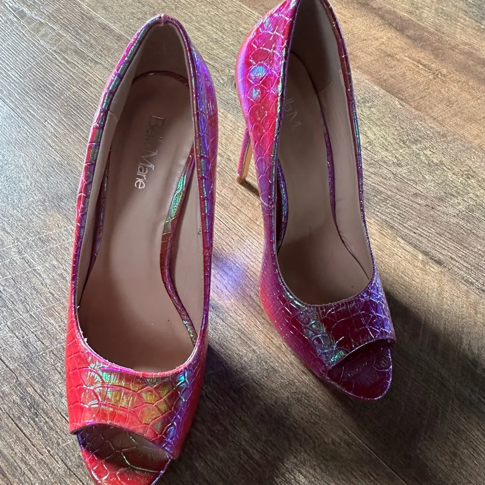 Women's Bella Marie Red Purple Snake Print Peep Toe Heels Size 9